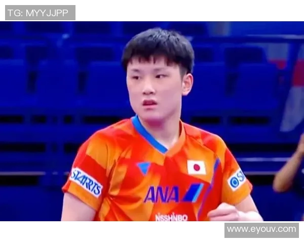 足球明星因个性张扬被誉为狂人引发球迷热议与关注